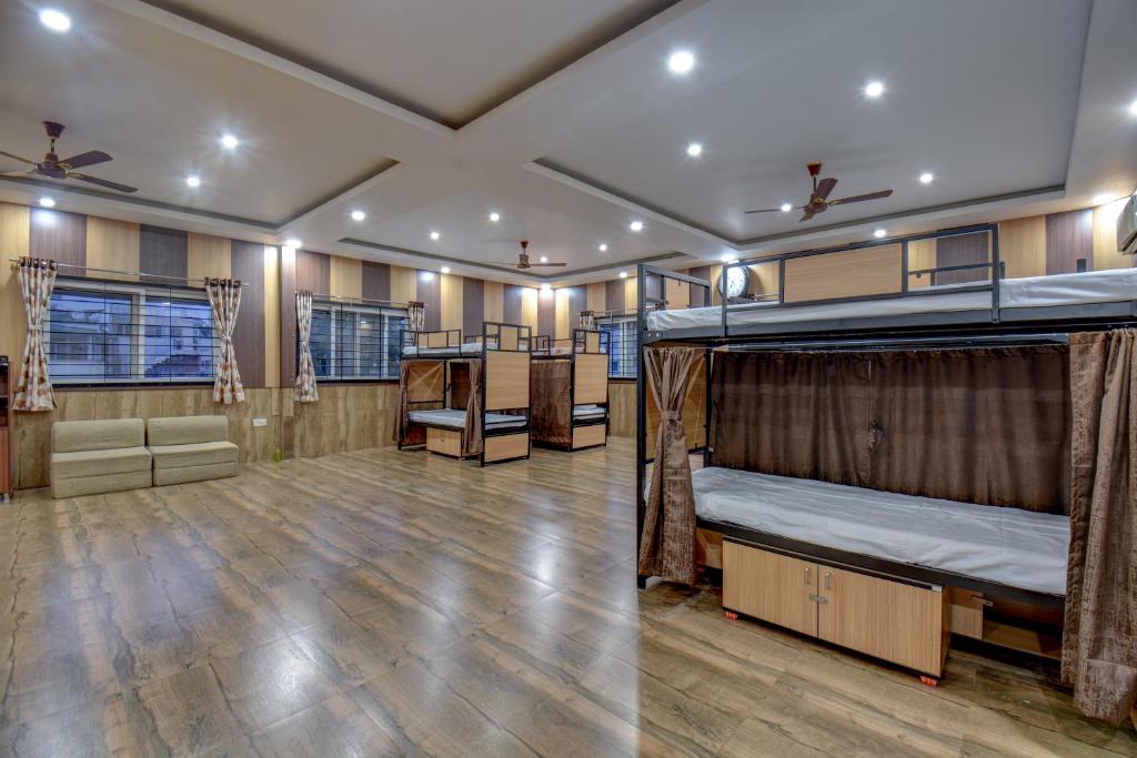 Stays in Bengaluru