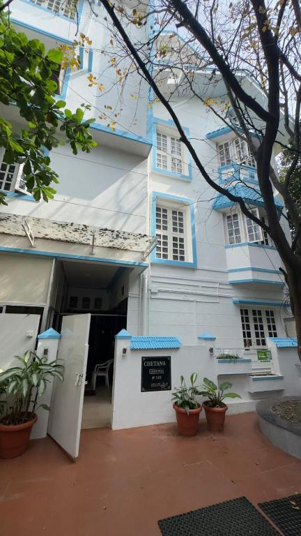 Stays in Bengaluru