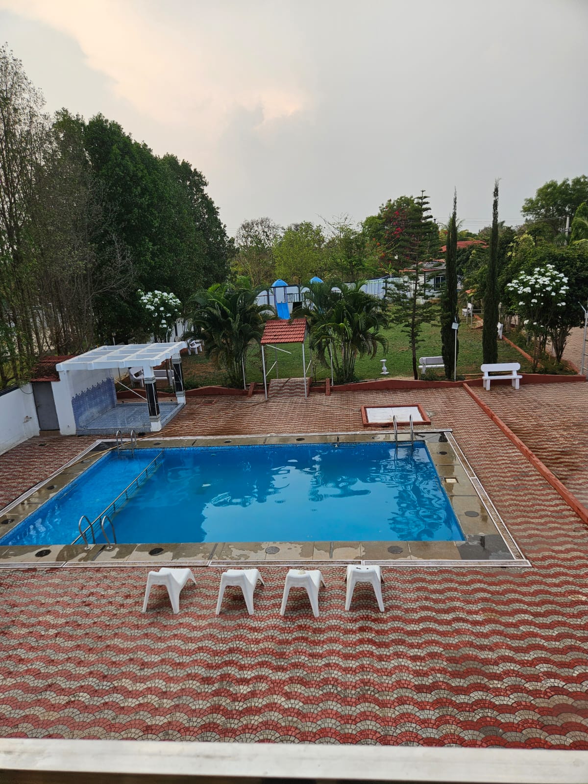 Stays in Moinabad