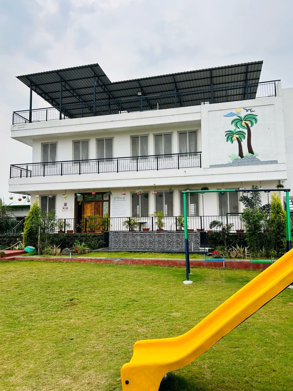 Stays in Hyderabad