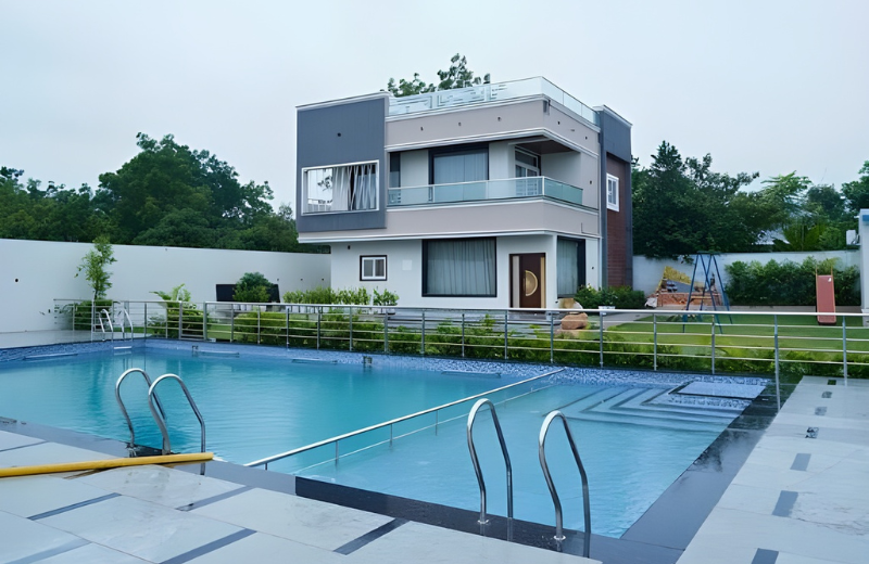 Stays in Moinabad